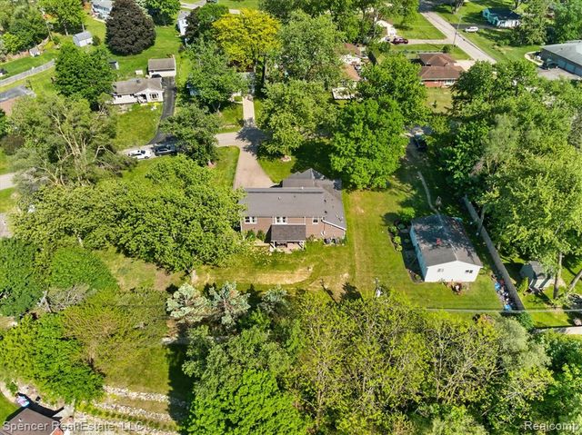 6415 Sunnydale Road, Clarkston, MI 48346