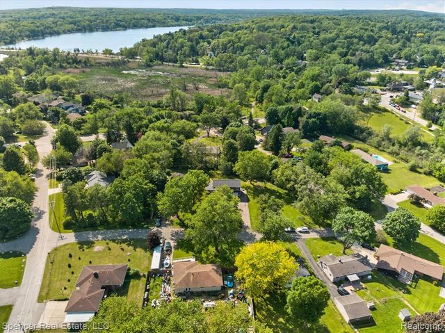 6415 Sunnydale Road, Clarkston, MI 48346