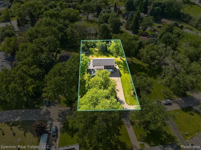 6415 Sunnydale Road, Clarkston, MI 48346