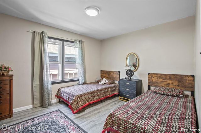 4673 Dearborndale Street, Dearborn Heights, MI 48125