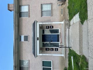 22148 Dante Street 211, Oak Park, MI 48237