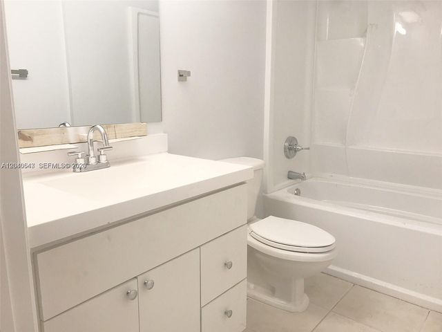14971 SW 82nd Ln 20-308, Miami, FL 33193