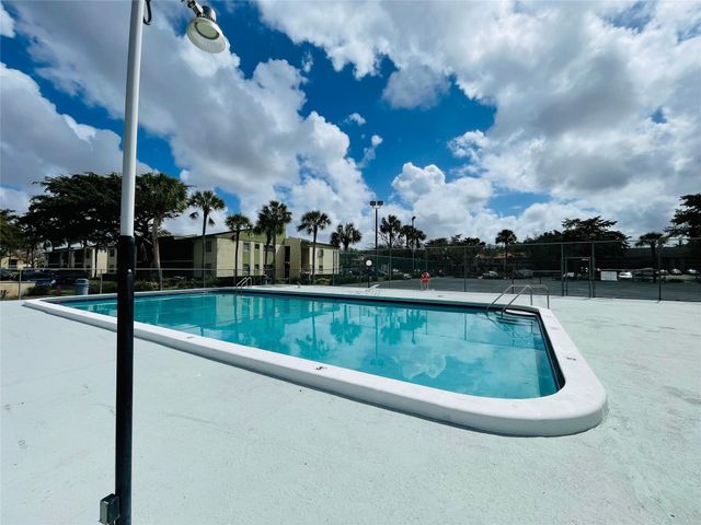 4155 NW 90th Avenue 201, Coral Springs, FL 33065