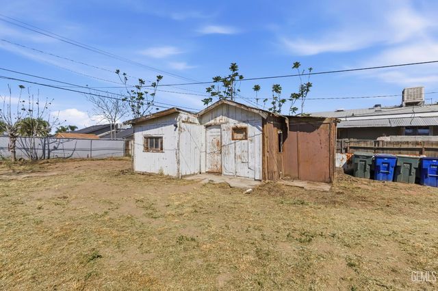 6705 Betty Street, Bakersfield, CA 93307