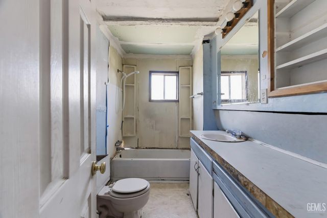 6705 Betty Street, Bakersfield, CA 93307