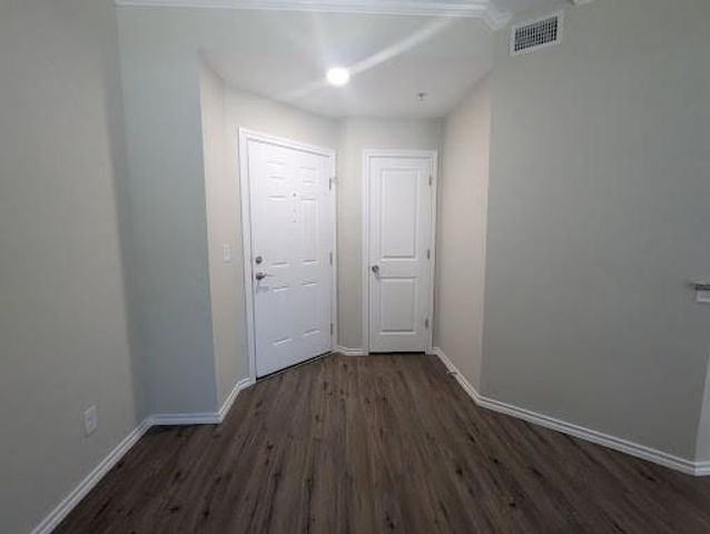 6000 Shepherd Mountain CV 204, Austin, TX 78730