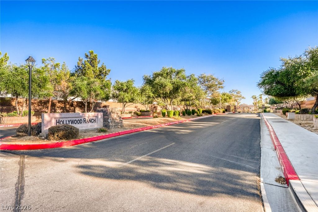 3047 Errol Flynn Street 103, Las Vegas, NV 89122 — photo 2