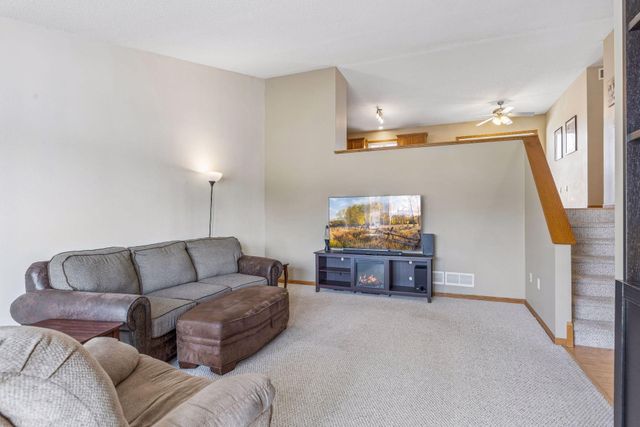 2617 Burl Oak Curve, Hudson, WI 54016