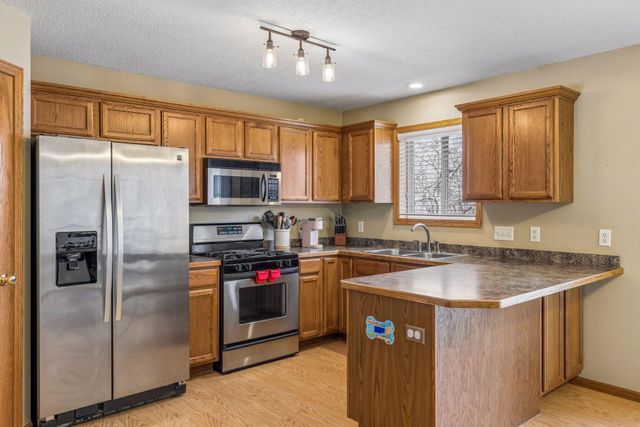 2617 Burl Oak Curve, Hudson, WI 54016