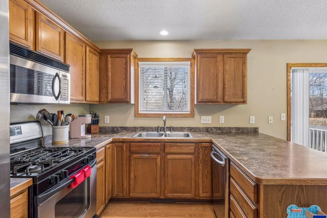 2617 Burl Oak Curve, Hudson, WI 54016