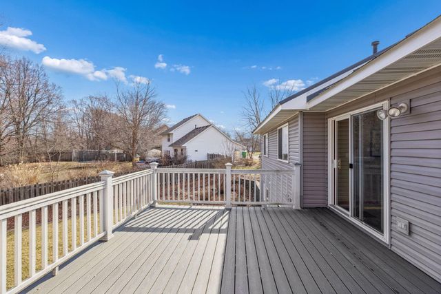 2617 Burl Oak Curve, Hudson, WI 54016