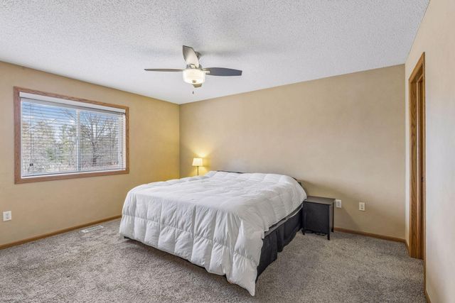 2617 Burl Oak Curve, Hudson, WI 54016