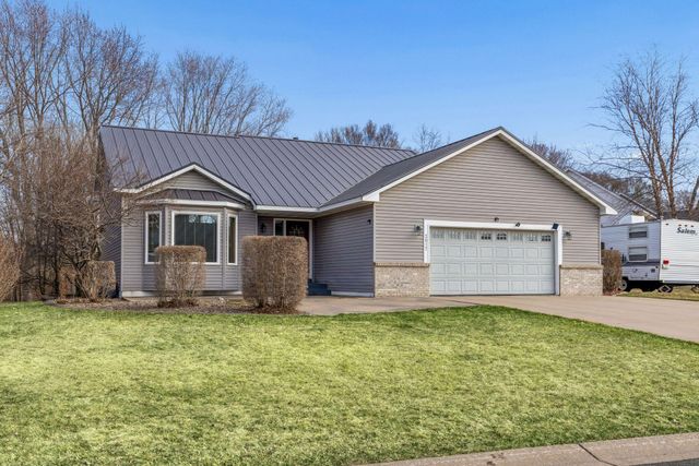 2617 Burl Oak Curve, Hudson, WI 54016
