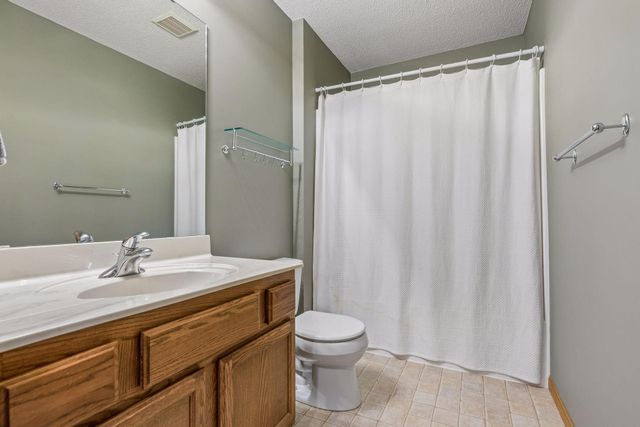 2617 Burl Oak Curve, Hudson, WI 54016