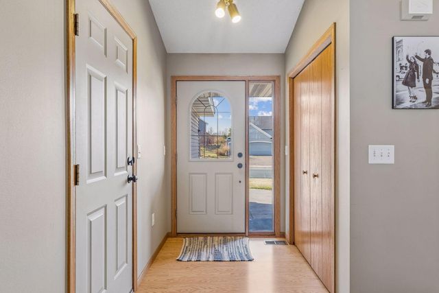 2617 Burl Oak Curve, Hudson, WI 54016