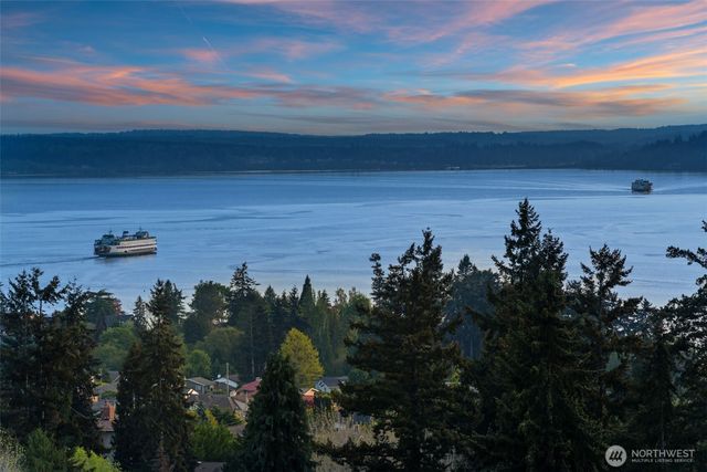 19314 94th Avenue W, Edmonds, WA 98020