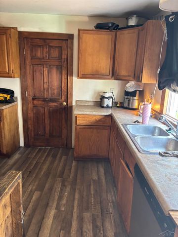 211 James Street, Dowagiac, MI 49047