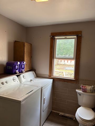 211 James Street, Dowagiac, MI 49047