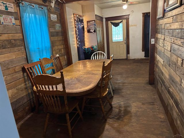 211 James Street, Dowagiac, MI 49047
