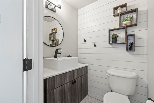 13934 Canal Street, Rogers, AR 72758