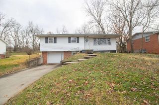 2102 WOODLEA DR, Columbia, MO 65201