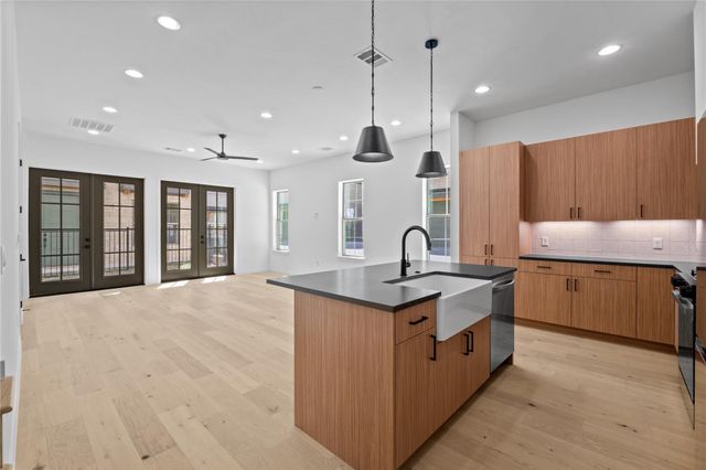 3500 Pecan Springs Rd. 16, Austin, TX 78723