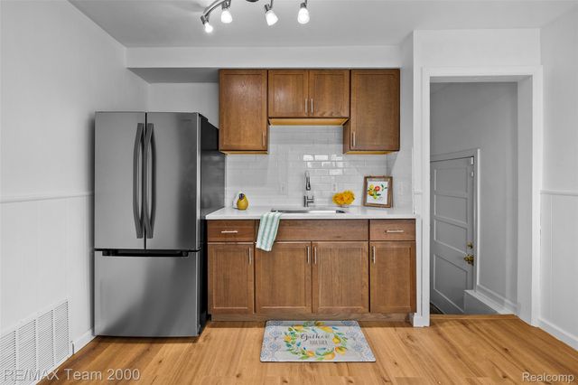 22459 Wilmot Avenue, Eastpointe, MI 48021