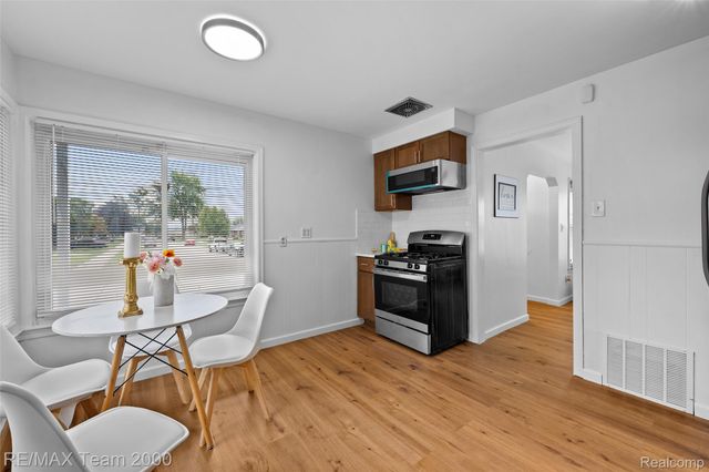 22459 Wilmot Avenue, Eastpointe, MI 48021