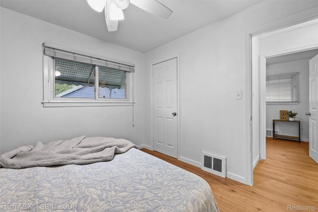 22459 Wilmot Avenue, Eastpointe, MI 48021