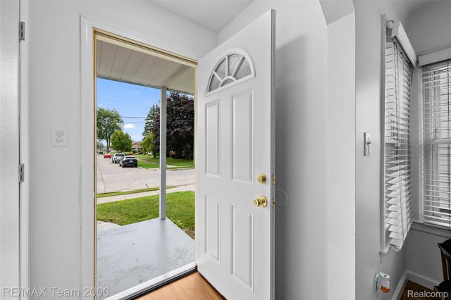22459 Wilmot Avenue, Eastpointe, MI 48021
