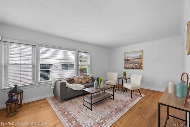 22459 Wilmot Avenue, Eastpointe, MI 48021