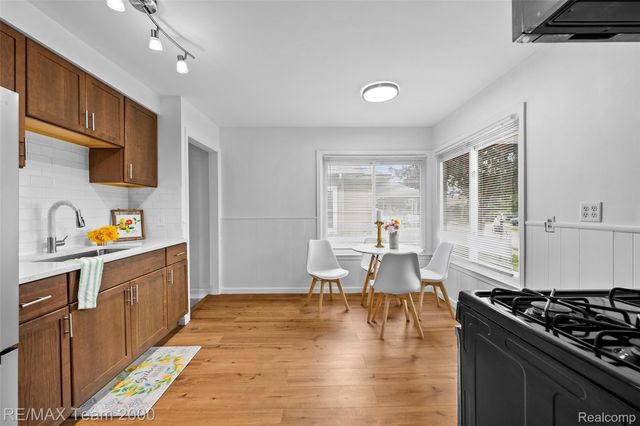22459 Wilmot Avenue, Eastpointe, MI 48021