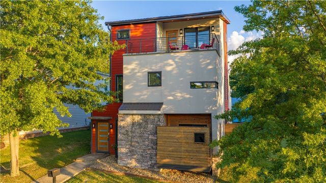 615 W North Street, Fayetteville, AR 72701