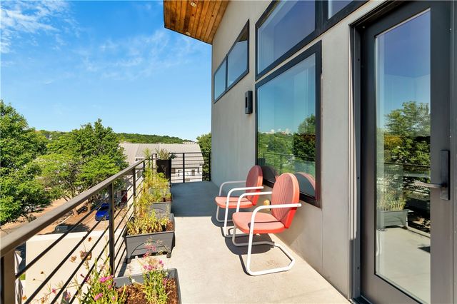 615 W North Street, Fayetteville, AR 72701