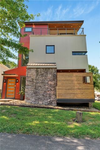 615 W North Street, Fayetteville, AR 72701