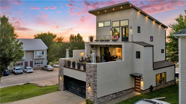 615 W North Street, Fayetteville, AR 72701
