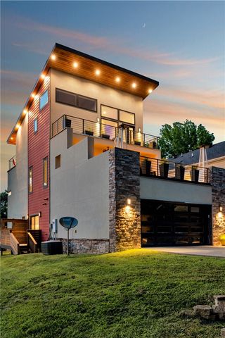 615 W North Street, Fayetteville, AR 72701