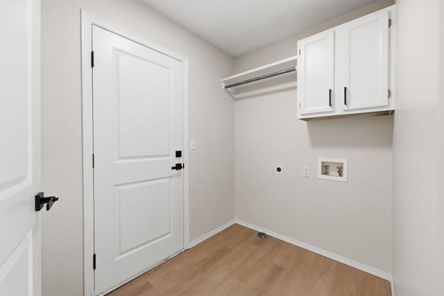 2772 Glacier Dr, Wichita, KS 67215