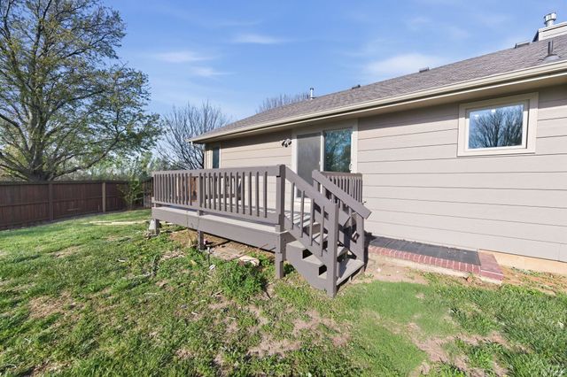 2772 Glacier Dr, Wichita, KS 67215