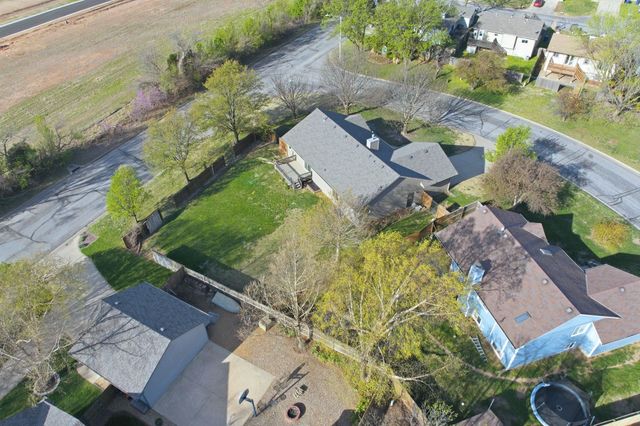 2772 Glacier Dr, Wichita, KS 67215