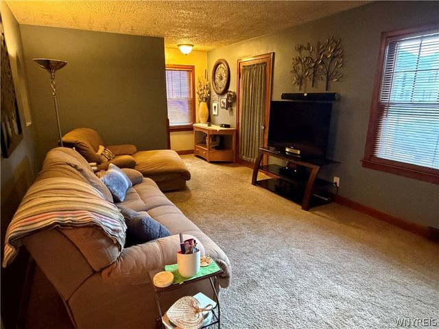 2721 Weston Avenue, Niagara Falls, NY 14305