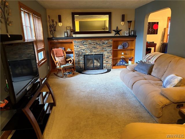 2721 Weston Avenue, Niagara Falls, NY 14305