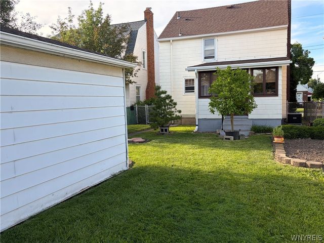 2721 Weston Avenue, Niagara Falls, NY 14305