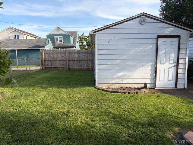 2721 Weston Avenue, Niagara Falls, NY 14305