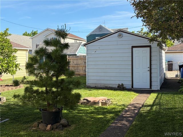 2721 Weston Avenue, Niagara Falls, NY 14305