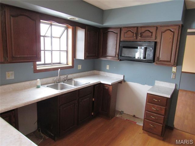 9 Brian Drive, Swansea, IL 62226