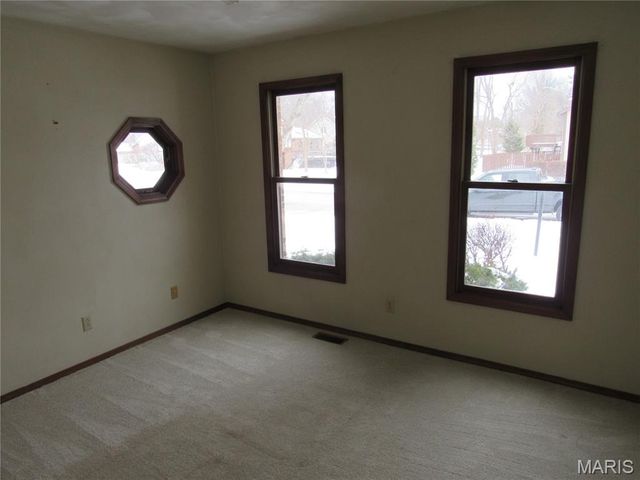 9 Brian Drive, Swansea, IL 62226