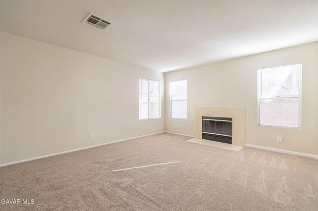 44043 Sunview Court, Lancaster, CA 93535