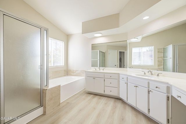 44043 Sunview Court, Lancaster, CA 93535