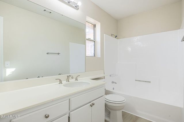 44043 Sunview Court, Lancaster, CA 93535